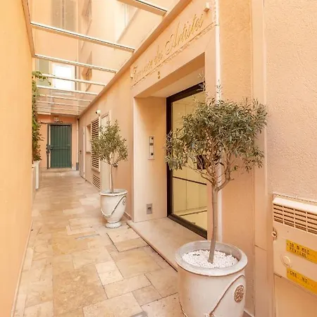 Traverse Des Artistes Hotel 3*